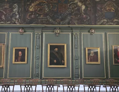 hall_high_table_portraits