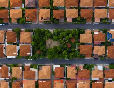  land_economy_adobestock_272490896