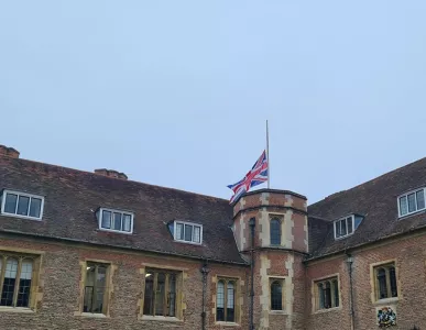 union_jack_flting_at_halfmast_for_her_majesty_queen_elizabeth_ii